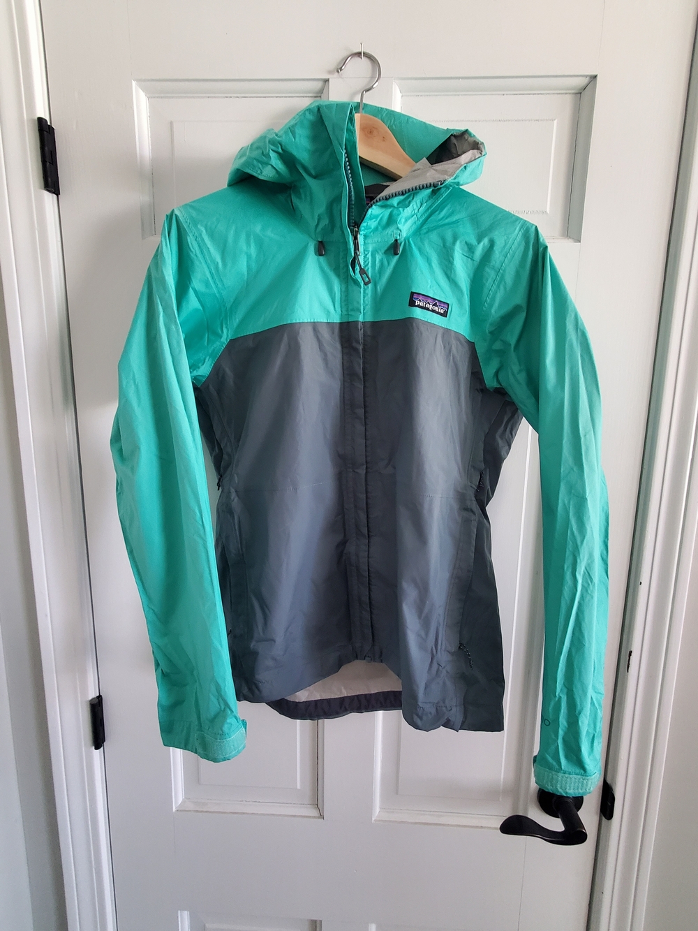 Patagonia Women's Teal and Gray Hooded Shell Jacket